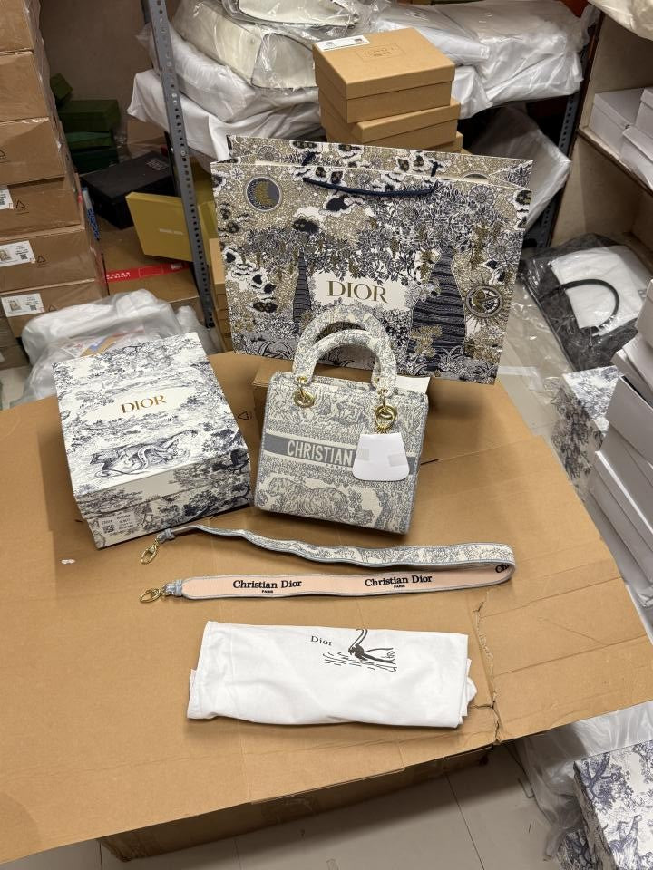 Lady embroidery gray bag with doublebox