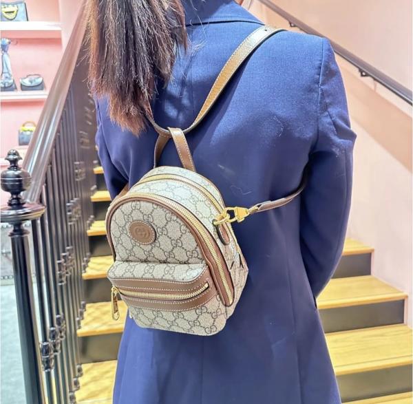 Multi-Function crossbody bag interlocking logo with doublebox