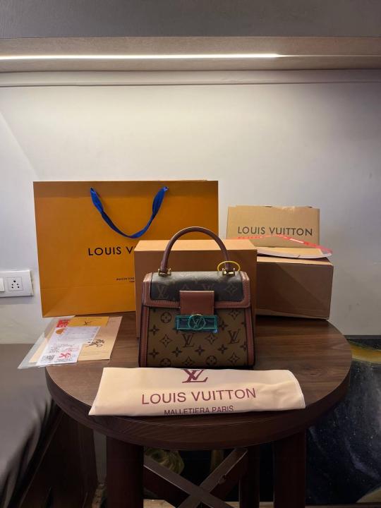 Dauphine top handle bag with doublebox