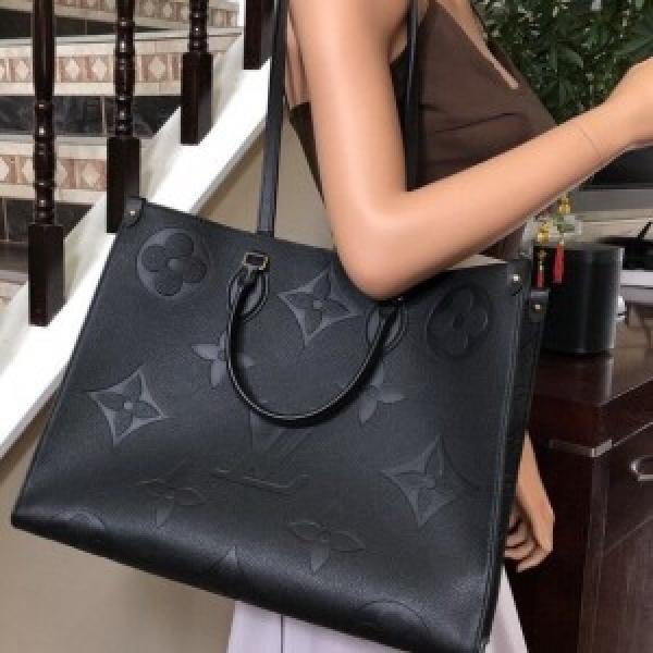 On the go premium quality black bag