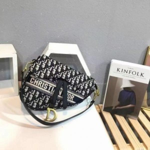 Saddle shoulder bag with og box