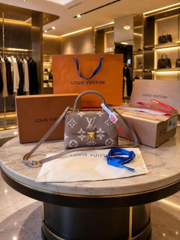 Madelene MM bicolor beige handbag with Double Box Dustbag