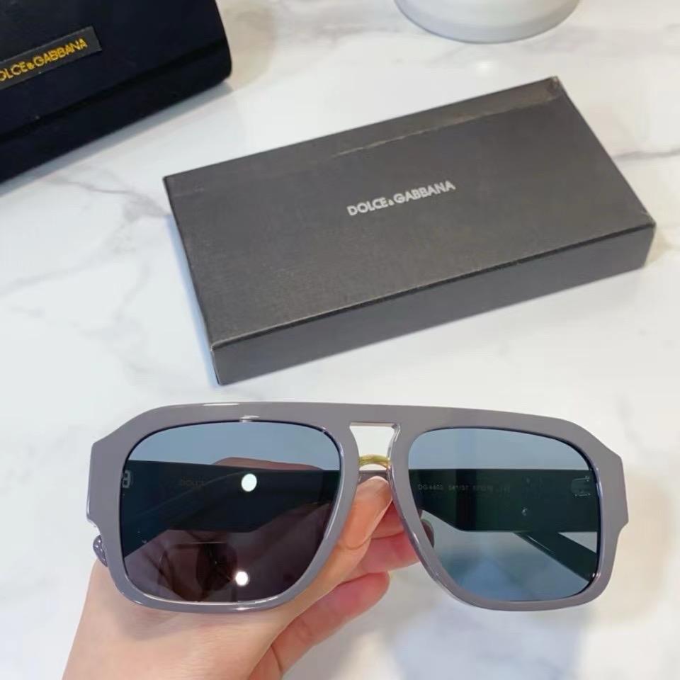 Men gray sunglasses 4403