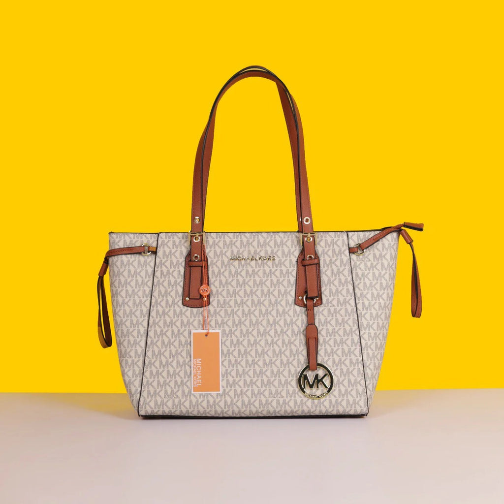 Voyager tote white bag with dust bag